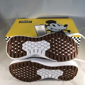Vans Shoes - VANS X Disney Mickey Mouse Ultrarange Size6.5 Vans Shoes - VANS X Disney Mickey Mouse Ultrarange Size6.5
